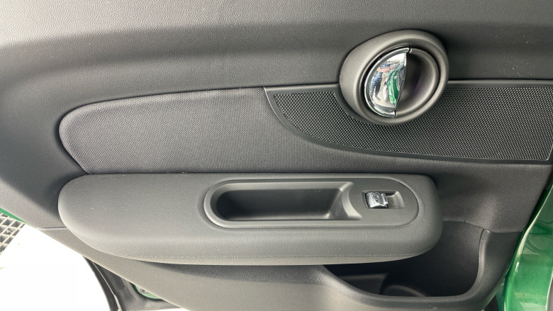 MINI Clubman 1.5 Cooper Classic 6dr Auto Petrol Estate